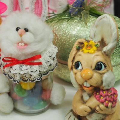 Lot 109 Easter Collectibles