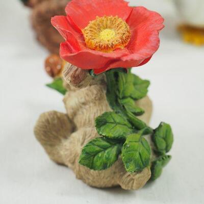 Lot 109 Easter Collectibles