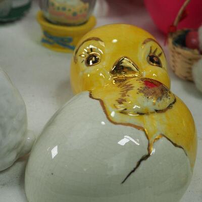 Lot 109 Easter Collectibles