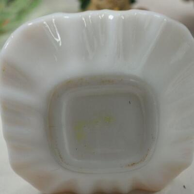 Lot 109 Easter Collectibles