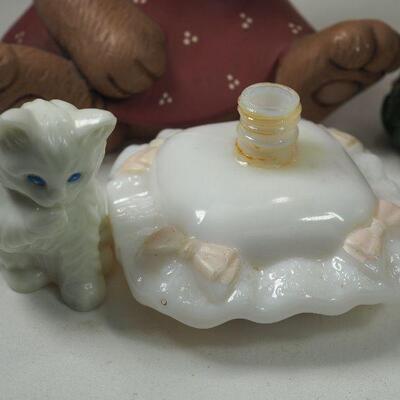 Lot 109 Easter Collectibles