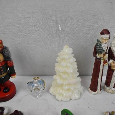 Christmas Ornaments & Decor Lot: 5 pc table Decor, Ornaments & small ornaments