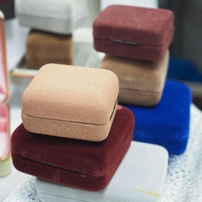 Lot 114 Empty Velvet jewelry clam shell boxes