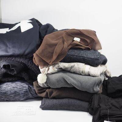 Lot 115 Sweatshirts and leggings