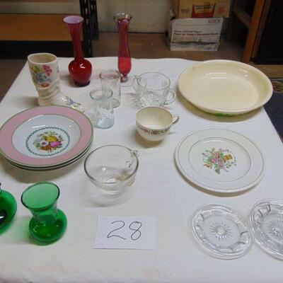 Box 28 -- Vases,Wedgewood and bowls