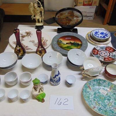Box 162 --Oriental box -- plates, bowls, cups