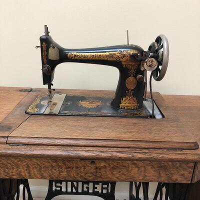 Lot 1 - Singer Treadle Sewing Machine