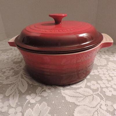 "LE CRUZ" CAST IRON POT WITH LID