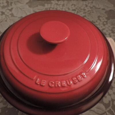 "LE CRUZ" CAST IRON POT WITH LID