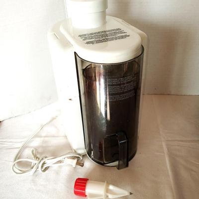 WESTBEND STAINLESS STEEL PERCULATOR AND HAMILTON BEACH JUICER