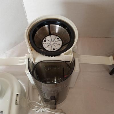 WESTBEND STAINLESS STEEL PERCULATOR AND HAMILTON BEACH JUICER