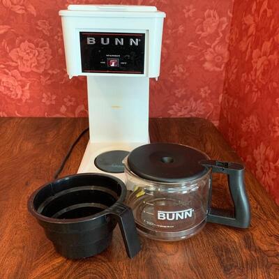 Lot 34 - Bunn Coffee Maker and a Variety of Coffee Mugs
