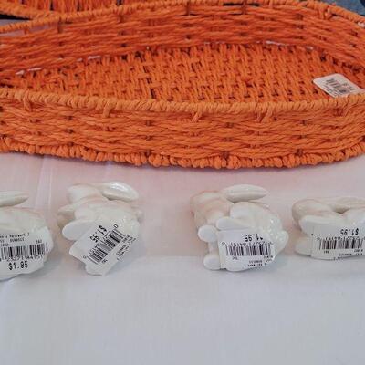 Lot 11: New (2) Nesting Carrot Baskets & (4) Small White Bunnies 