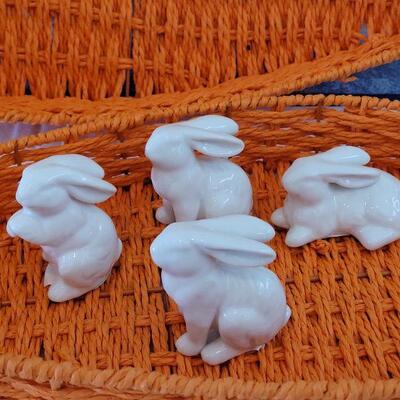 Lot 11: New (2) Nesting Carrot Baskets & (4) Small White Bunnies 