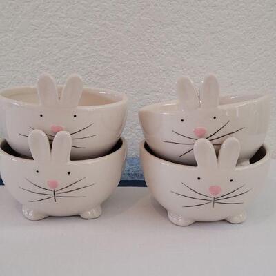 Lot 25: (4) New Hallmark Bunny Bowls 