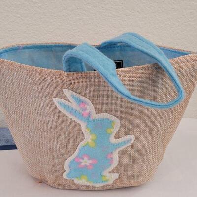 Lot 26: New Easter Purse Basket with Bunny Coin Purse, Keychain, Rings & Earrings Set & Bath Fizzie