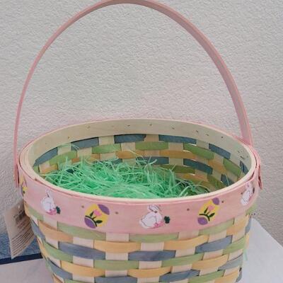 Lot 29: New Easter Basket, Ty Beanie Hello Kitty Bunny, Putty Eggs, Bunny Coin Purse, Bath Fizzie, Lip Gloss and Littlr White Bunny Plush
