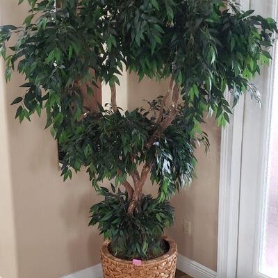 Artifical Plant Decor with Wicker Planter