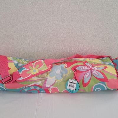 Lot 31: New Yoga Mat Bag & New Mug with Coaster 