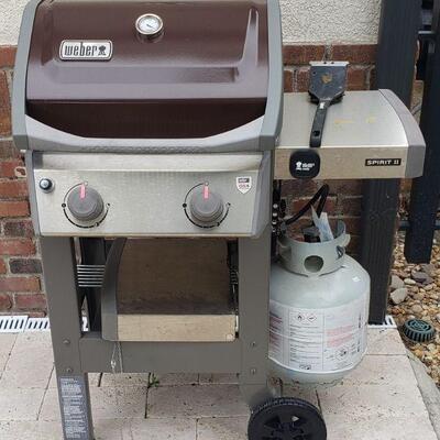 Weber Spirit II E-310 Black 3-Burner Liquid Propane Gas Grill