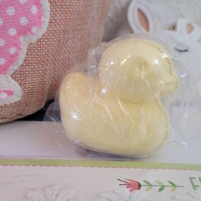 Lot 34: New Easter Purse Basket, Bunny Coin Purse, Headband, Bath Fizzie and Key Chain