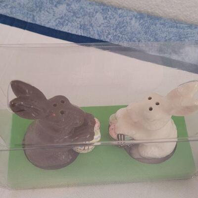 Lot 44: New Bunny Salt & Pepper Shakers and Bunny Measuring Cups