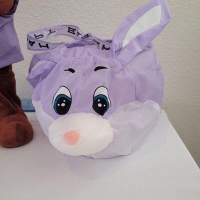 Lot 48: New Animated Rabbit & Bunny Easter Baskrt
