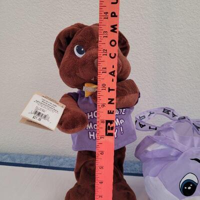 Lot 48: New Animated Rabbit & Bunny Easter Baskrt