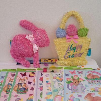 Lot 74: New Easter Decorations 