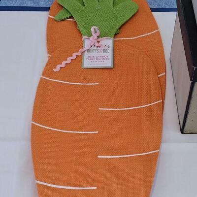 Lot 85: New Carrots Table Runner and Stackable, Nesting Bunny Boxes