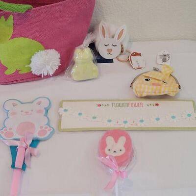 Lot 90: New Easter Purse Basket with Handsoap Lollipop, Headband, Coin Purse,  Memo & Pen, Bath Fizzie and Bunny Keychain