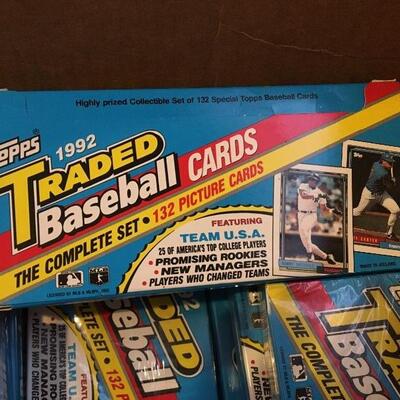TOPPS 1992 Lot of 12 Complete Sets Unopened Baseball Cards. LOT 32