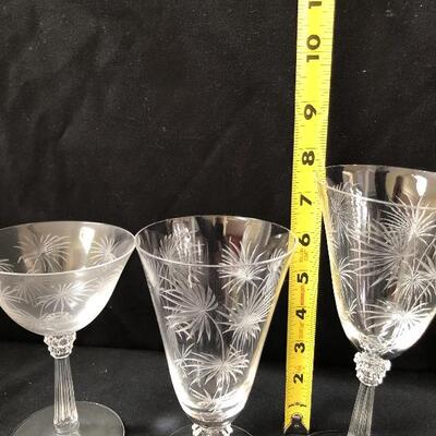 Lot 41 - Palm Frond Etched Glassware