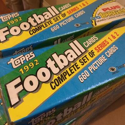 TOPPS 1992 Lot of 4 Complete Football Series 1 & 2 Sets Unopened 2500+ Football Cards. LOT 40