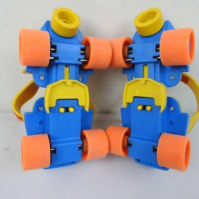 Fisher Price Roller Skates 1-2-3 Grow With Me - Vintage 