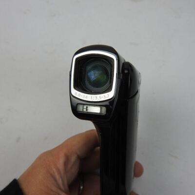Sanyo HD 10 mega Dual Camera for photos/videos 