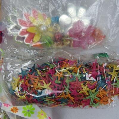 Crafting Lot: Mostly Beads. Yarn, Thread, etc