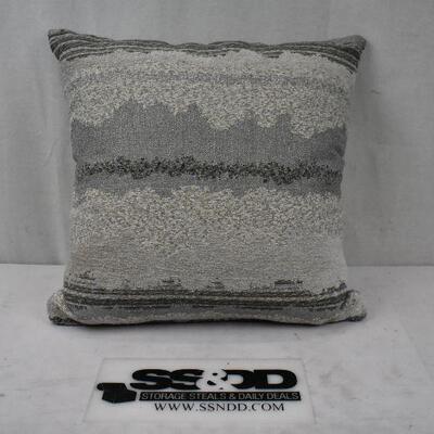 21-inch Grey/Tan Pattern Pillow - New