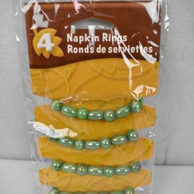 4 Green Beaded Napkin Rings & 1 Eyeglass Cord 26