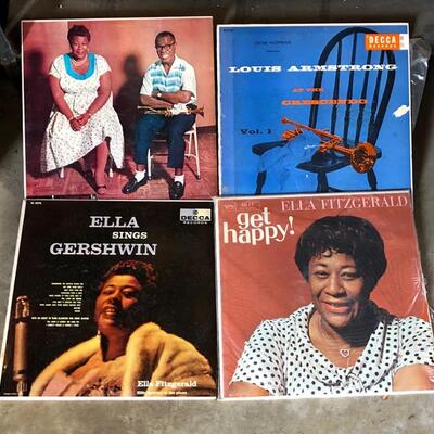 Lot 2  Collection 450 + Vinyl Records Classical Guitar Ella Louis Piaf Box Sets