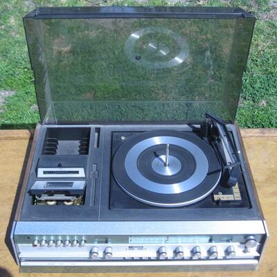 Lot 11 Vintage Sears Stero Am/Fm Cassette Record Player w/Virtuoso Speakers