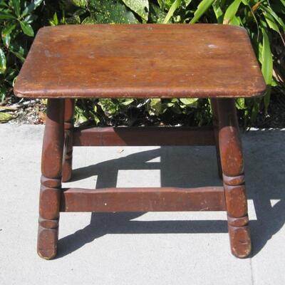 Lot 27 Vintage Monterey Style Stool Bench Maple