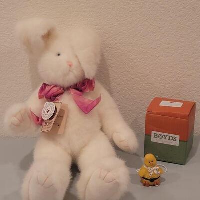 Lot 107: Boyd's Bears Lily Rabbit and Lily's Chick (Numbered) Trinket Box