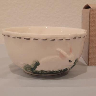 Lot 119: New Chick and Bunny Bowls and Salt & Pepper Shakers 