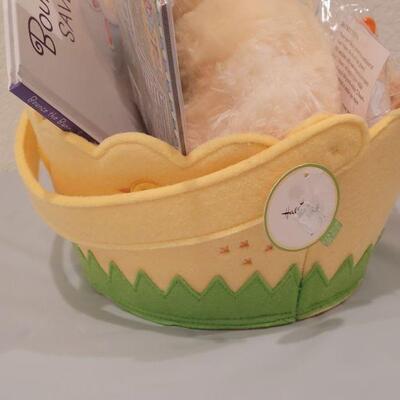 Lot 124: New Easter Felt Basket, Duck & Rabbit Plushie, Puzzles, Activities, Bounce the BunnyBook