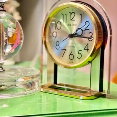 Vintage 70s RETRO Lucite Gold Seiko Table Clock 