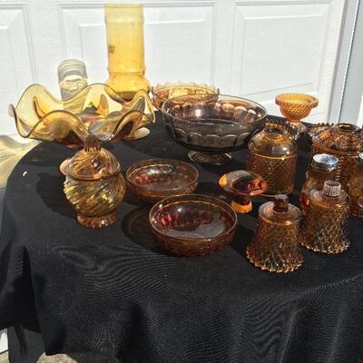 Collection of 14+ pieces vintage of amber glass