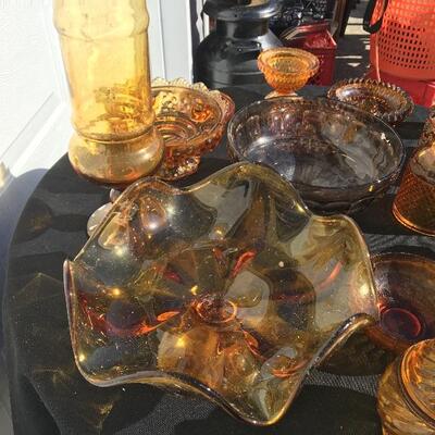 Collection of 14+ pieces vintage of amber glass