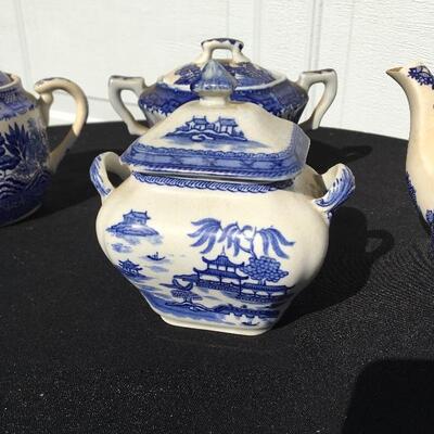 Blue Willow porcelain light with teapot