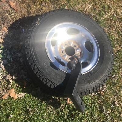 Tire and Hitch Lot with P235/70 R16 mud and snow tubeless radial tire